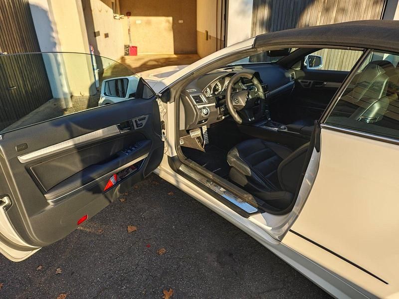 Gebraucht Mercedes E350 AMG 320 PS (235 kW) 2011 Weiß Cabrio