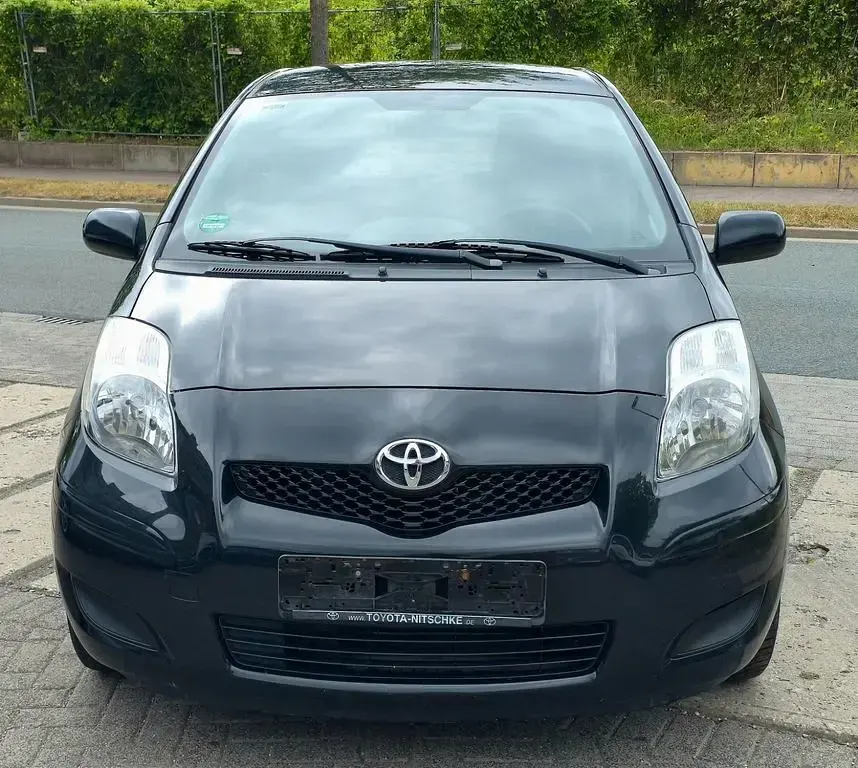 Gebraucht Toyota Yaris Cool 69 PS (50 kW) 2011 Schwarz Kleinwagen