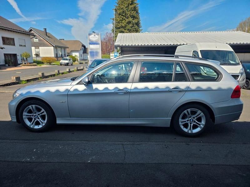 Gebraucht BMW 318 143 PS (105 kW) 2008 Silber Kombi