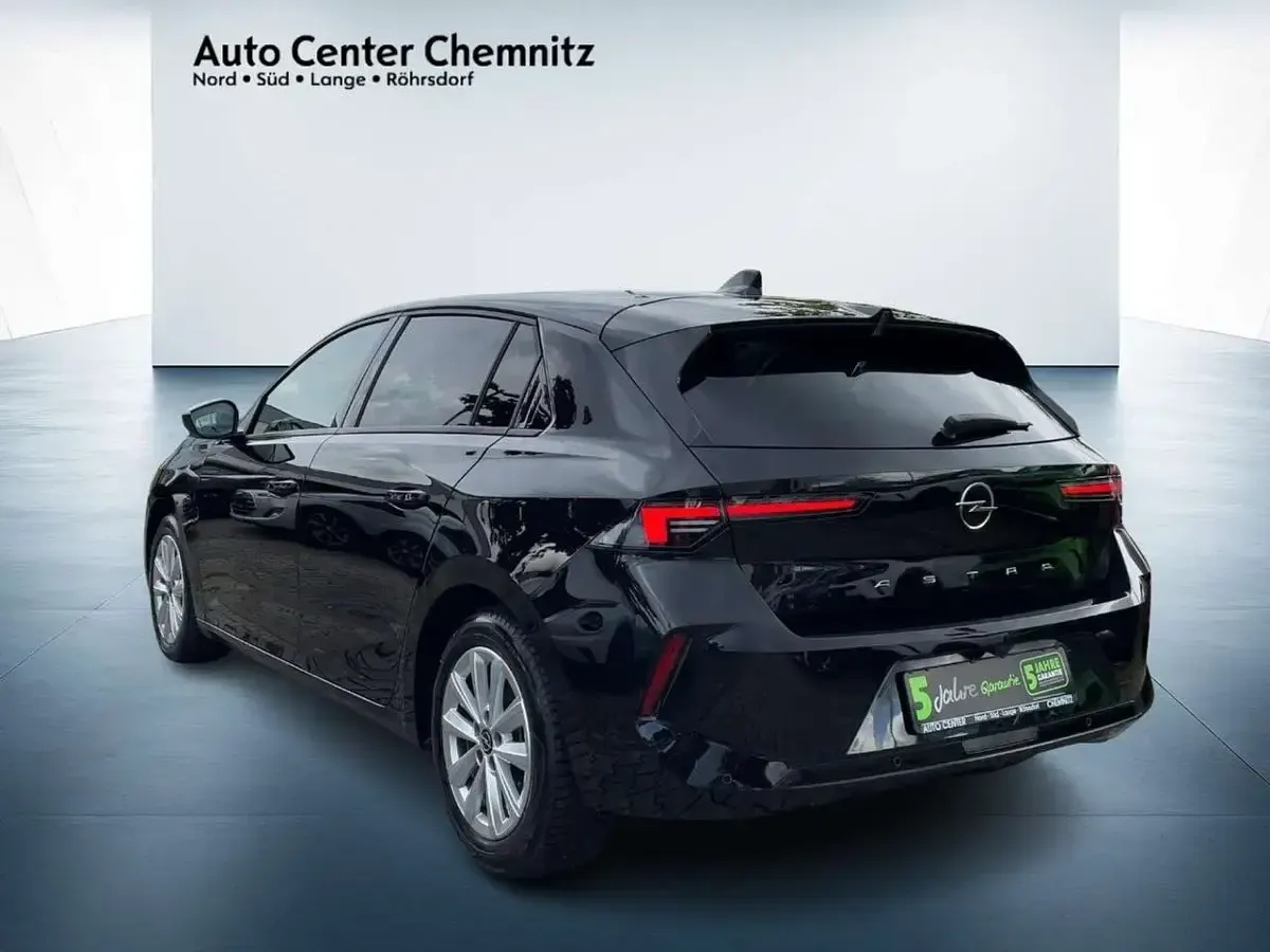 Gebraucht Opel Astra Elegance 131 PS (96 kW) 2023 Schwarz perla nera Kleinwagen