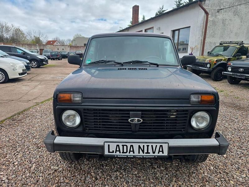 Gebraucht Lada niva 83 PS (61 kW) 2015 Grün SUV