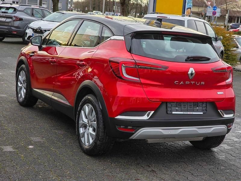 Gebraucht Renault Captur Intens 158 PS (116 kW) 2022 Rot SUV