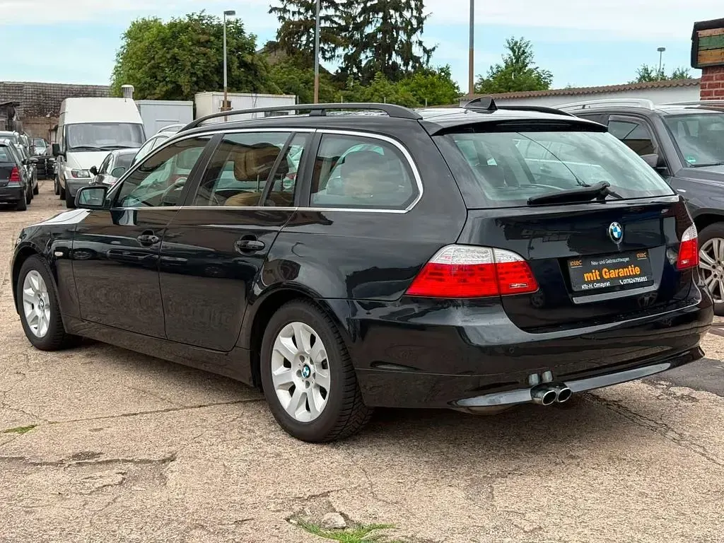 Gebraucht BMW 525 Sport Line 197 PS (144 kW) 2007 Schwarz Kombi