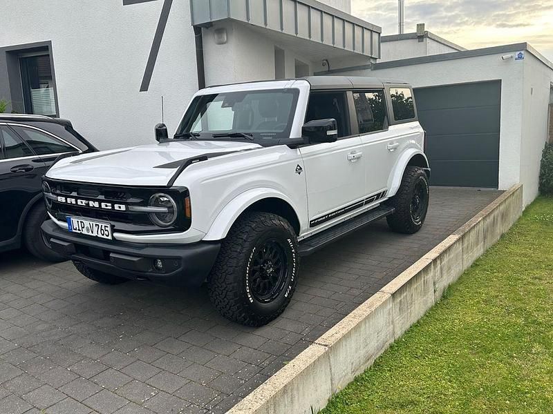 Weiß Gebraucht 2023 Ford Bronco Outer Banks SUV | 55.500 € (Fairer Preis) - Bild 1/4