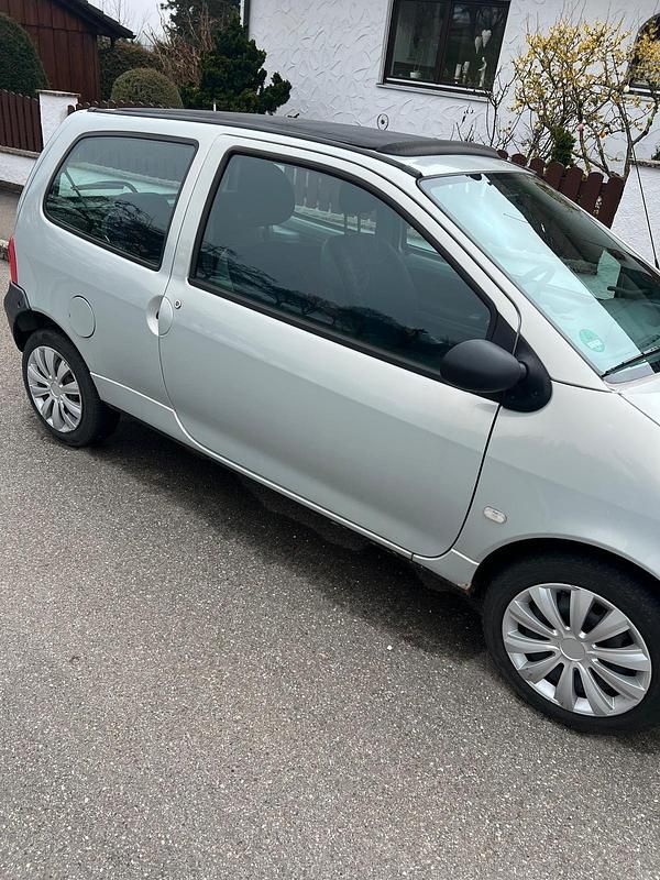 Usata Renault Twingo 75 CV (55 kW) 2004 Grigio Utilitaria