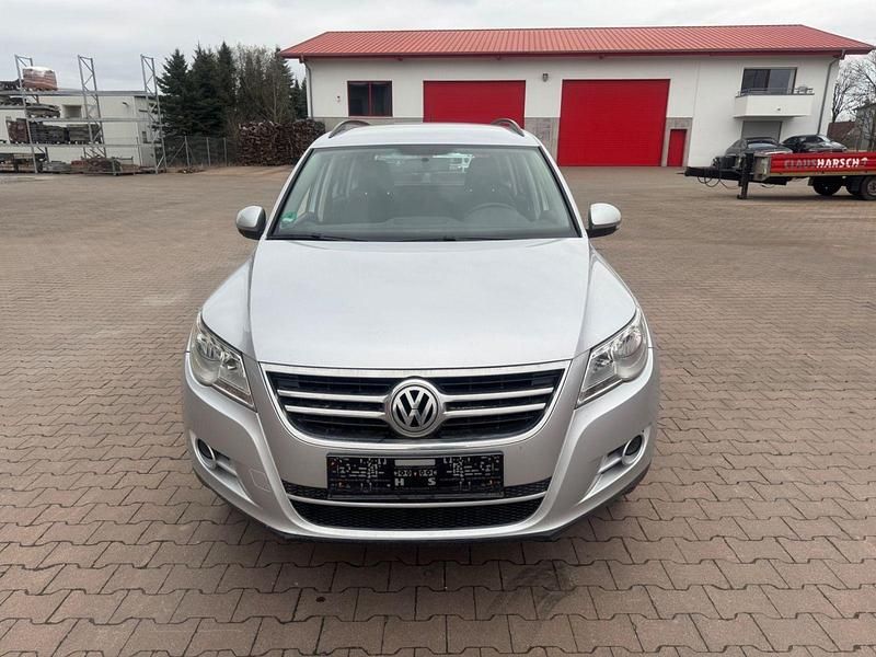 Gebraucht VW Tiguan Trendline 122 PS (89 kW) 2011 Silber SUV