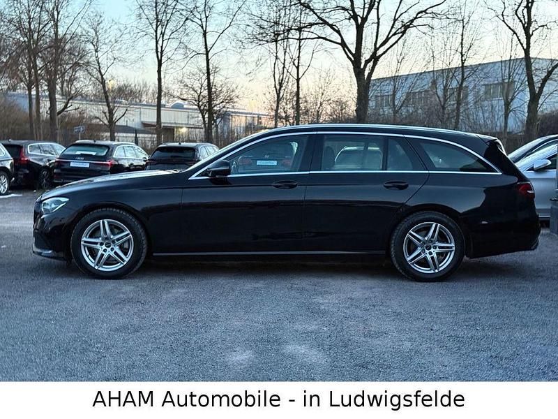 Gebraucht Mercedes E220 Avantgarde 194 PS (142 kW) 2020 Schwarz Limousine