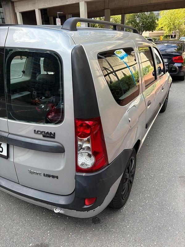 Second-hand Dacia Logan 89 CP (65 kW) 2008 Argintiu Break