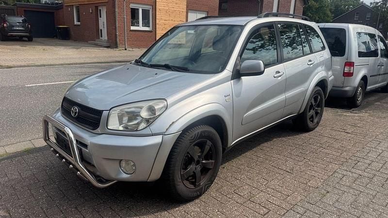 Silber Gebraucht 2005 Toyota RAV4 Sol SUV | 4.450 € (Guter Preis) - Bild 1/4