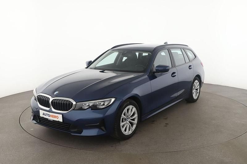 Blau Gebraucht 2021 BMW 318 Advantage Kombi | 25.450 € (Etwas zu teuer) - Bild 1/3