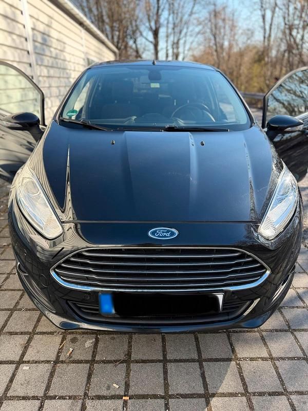 Gebraucht Ford Fiesta 95 PS (69 kW) 2015 Schwarz Limousine