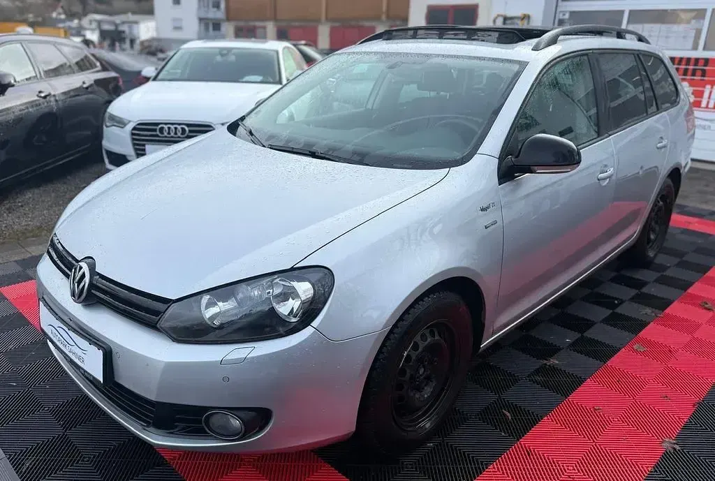 Second-hand VW Golf VII 105 CP (77 kW) 2013 Argintiu Berlinǎ