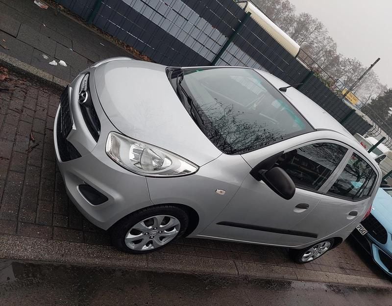 Gebraucht Hyundai i10 Style 87 PS (63 kW) 2013 Silber Kleinwagen