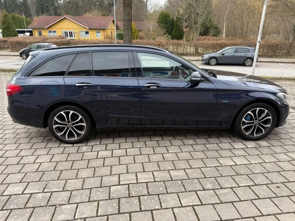 Gebraucht Mercedes C350e 279 PS (205 kW) 2017 Blau Limousine
