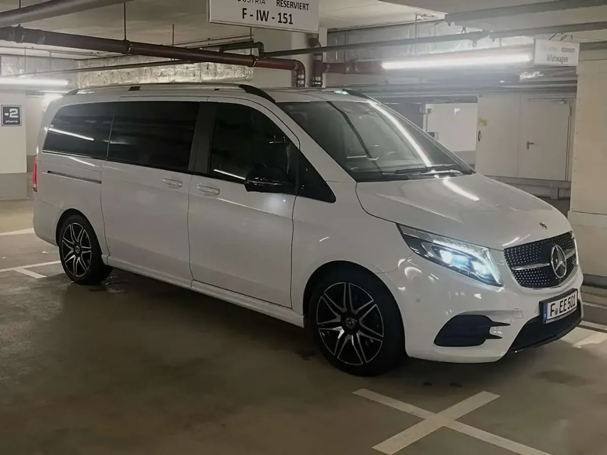 Gebraucht Mercedes V300 Avantgarde Edition 239 PS (175 kW) 2021 Weiß Van / Kleinbus
