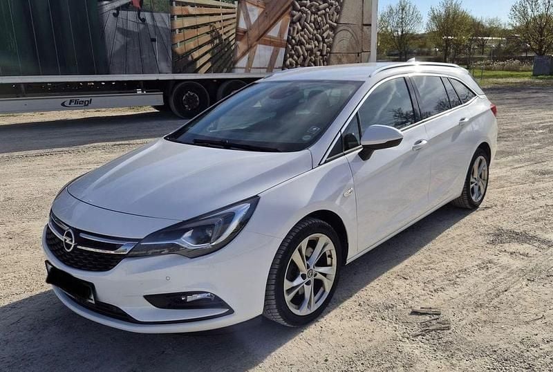 Gebraucht Opel Astra Innovation 160 PS (117 kW) 2018 Weiß Kombi