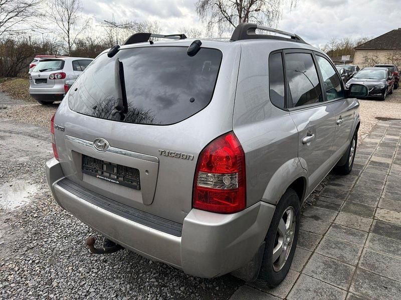 Gebraucht Hyundai Tucson GLS 141 PS (103 kW) 2006 Silber SUV
