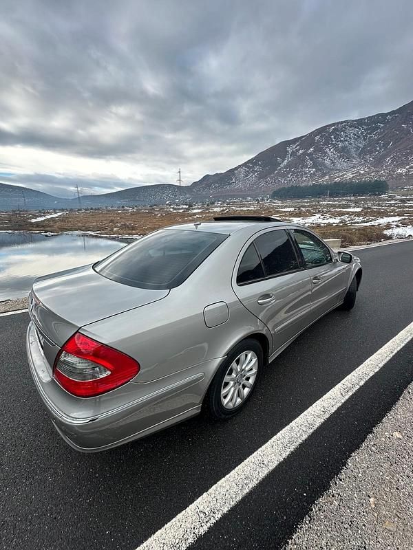 Gebraucht Mercedes E280 190 PS (139 kW) 2007 Grau Limousine