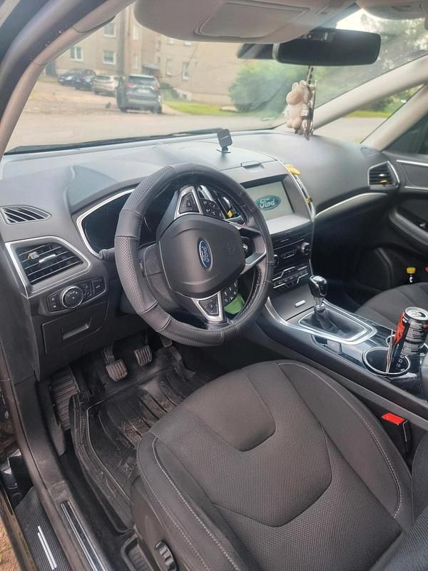 Gebraucht Ford S-MAX S 160 PS (117 kW) 2015 Schwarz Van / Kleinbus