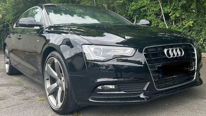 Schwarz Gebraucht 2013 Audi A5 Sportback S-Line Kleinwagen | 15.990 € (Etwas zu teuer) - Bild 1/4