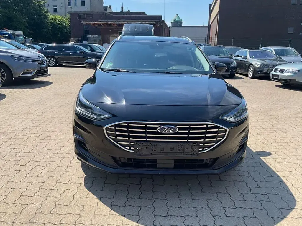 Gebraucht Ford Focus Titanium 125 PS (91 kW) 2023 Schwarz Limousine