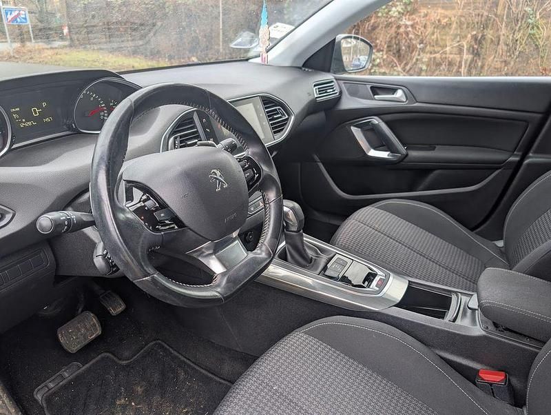 Gebraucht Peugeot 308 SW Active 131 PS (96 kW) 2019 Schwarz (schwarz (original)) Kombi