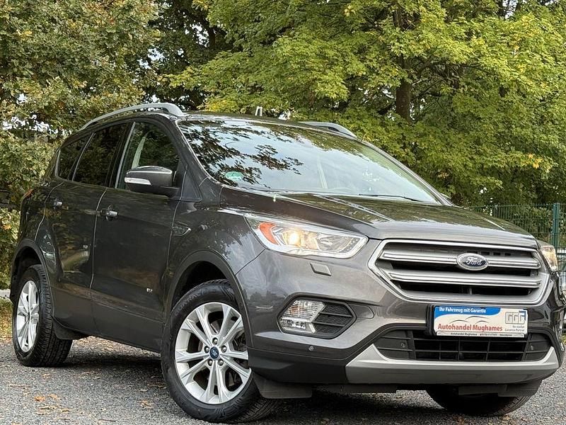 Grau Gebraucht 2017 Ford Kuga Titanium SUV | 13.999 € (Fairer Preis) - Bild 1/4