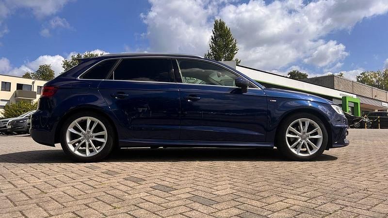 Gebraucht Audi A3 Ambition 150 PS (110 kW) 2015 Blau Limousine