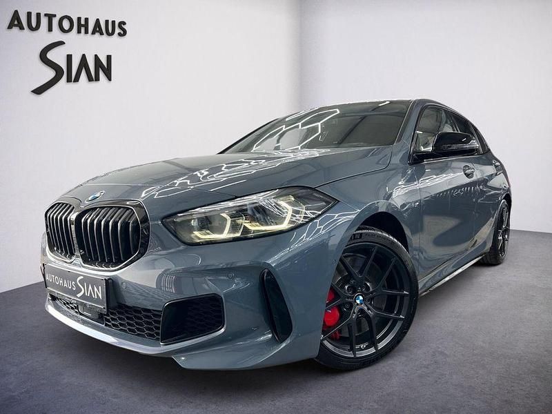 Grau Gebraucht 2021 BMW 128 M Sport Limousine | 30.400 € (Fairer Preis) - Bild 1/4