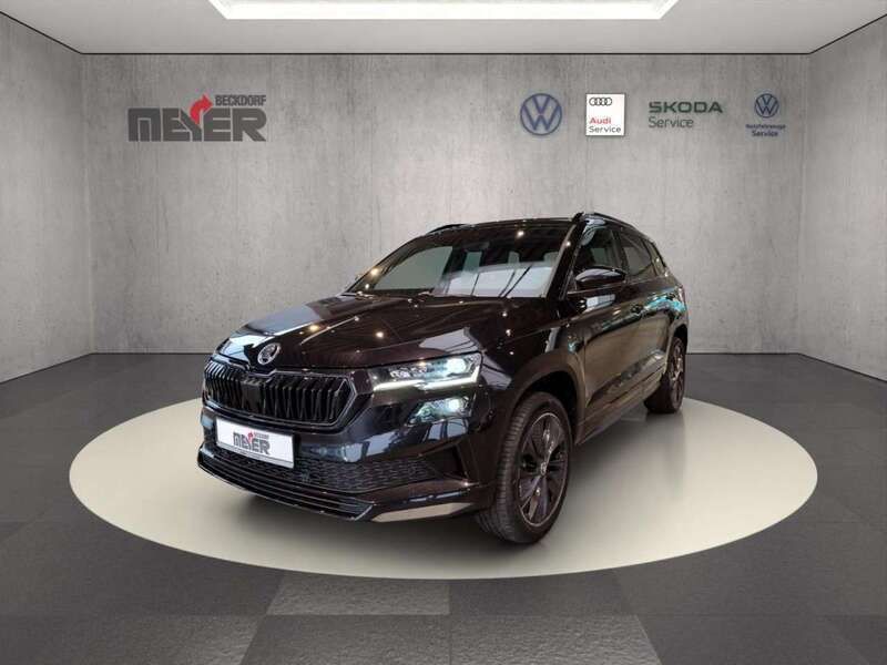 Blackmagic perleffekt Neu 2024 Skoda Karoq SportLine SUV | 35.390 € (Fairer Preis) - Bild 1/4