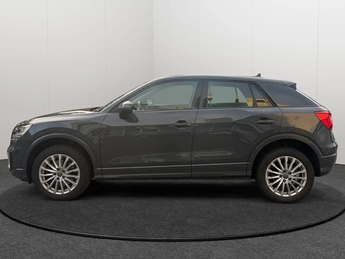 Gebraucht Audi Q2 Design 150 PS (110 kW) 2018 Grau SUV
