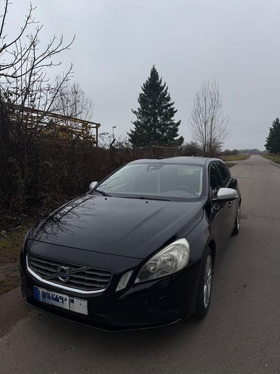 Gebraucht Volvo V60 R-Design 150 PS (110 kW) 2012 Schwarz Kombi
