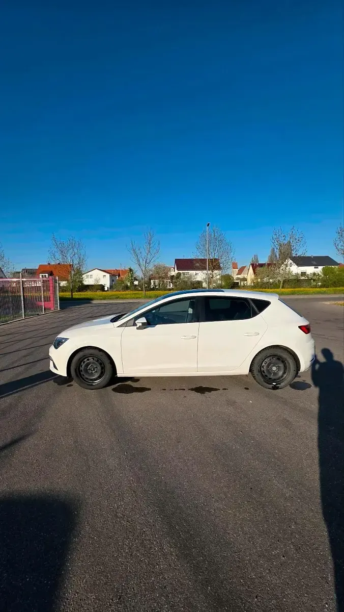 Używany Seat Leon FR 125 KM (91 kW) 2018 Biały Hatchback
