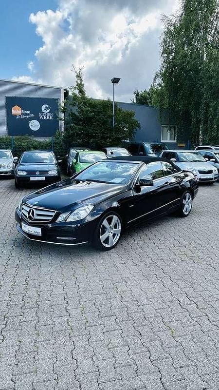 Gebraucht Mercedes E200 184 PS (135 kW) 2012 Obsidianschwarz  metalliclack Cabrio
