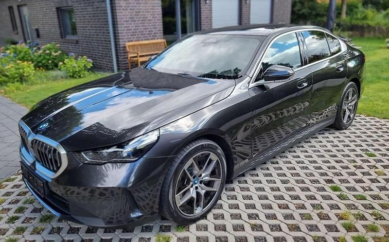 Gebraucht BMW i5 250 kW (340 PS) 2024 Sophistograu brillianteffekt Limousine