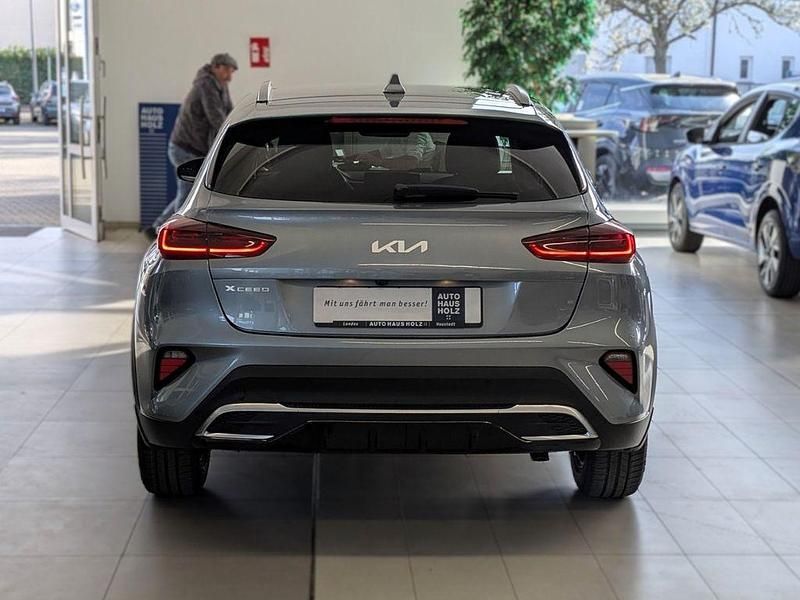 Neu Kia XCeed 150 PS (110 kW) 2026 Silber SUV