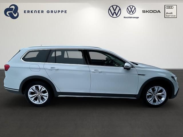 Gebraucht VW Passat Alltrack 200 PS (147 kW) 2023 Gletscherweiß metallic Kombi
