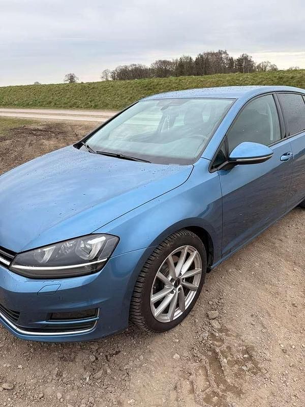 Gebraucht VW Golf VII Highline 122 PS (89 kW) 2013 Blau Limousine