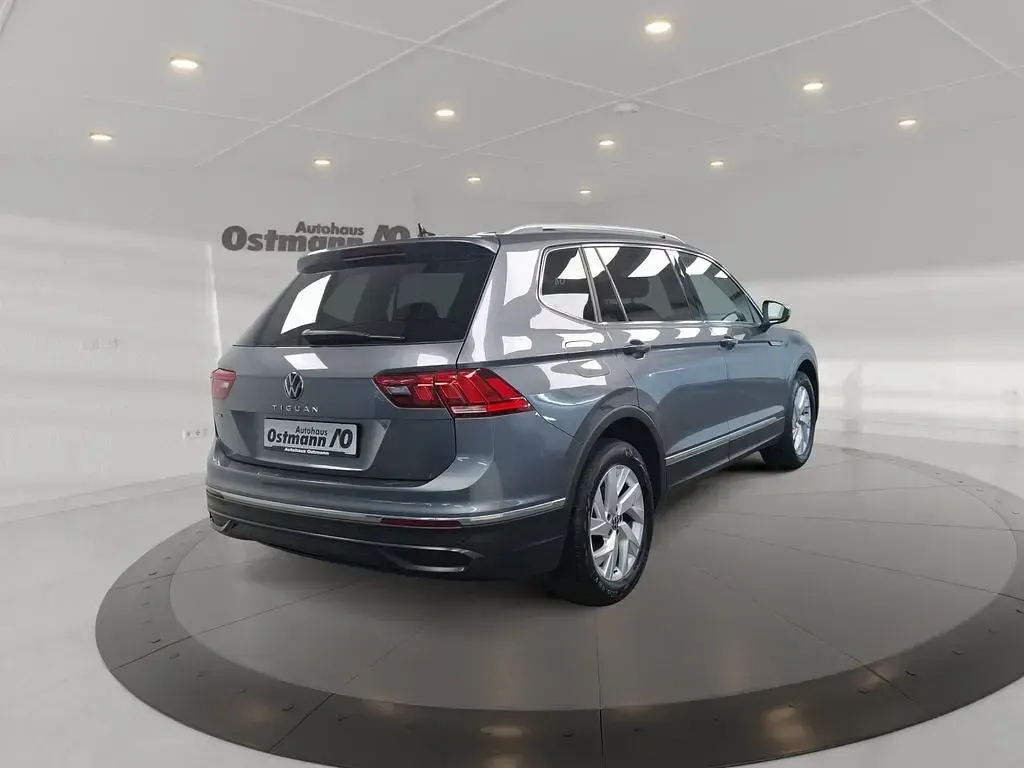 Gebraucht VW Tiguan Allspace Life 150 PS (110 kW) 2023 Grau SUV
