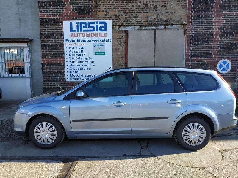 Blau Gebraucht 2006 Ford Focus Kombi | 4.500 € (Teuer) - Bild 1/4