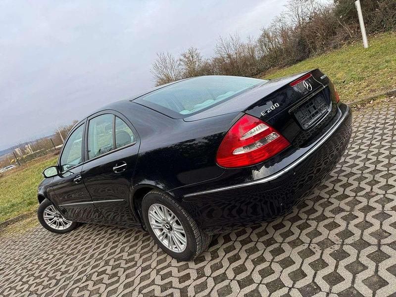 Gebraucht Mercedes E200 Elegance 163 PS (119 kW) 2004 Schwarz Limousine