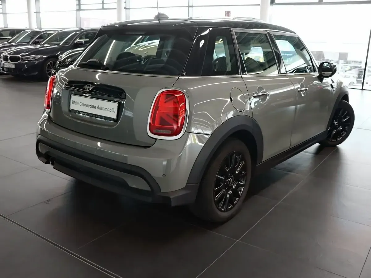 Używany Mini Cooper Classic 136 KM (100 kW) 2022 Szary Hatchback