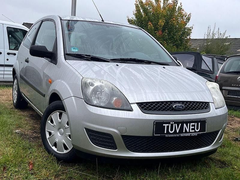 Silber Gebraucht 2007 Ford Fiesta Limousine | 2.499 € (Fairer Preis) - Bild 1/4