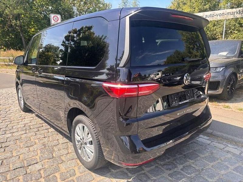 Gebraucht VW Multivan Life 150 PS (110 kW) 2024 Schwarz Van