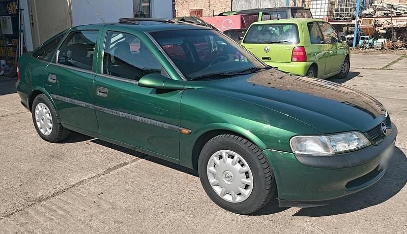 Gebraucht Opel Vectra 101 PS (74 kW) 1999 Grün Limousine