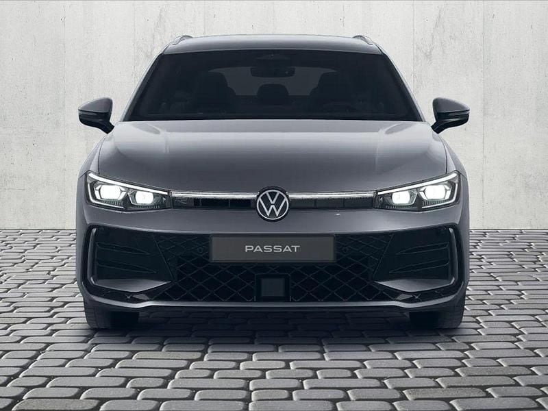 Gebraucht VW Passat R-line 193 PS (141 kW) 2025 Diabasgrau metallic Kombi