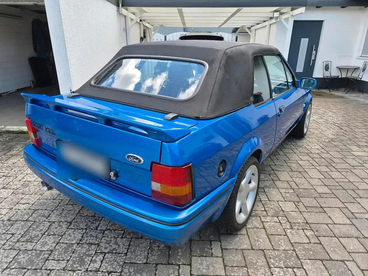 Gebraucht Ford Escort Cabriolet 102 PS (75 kW) 1990 Blau Cabrio