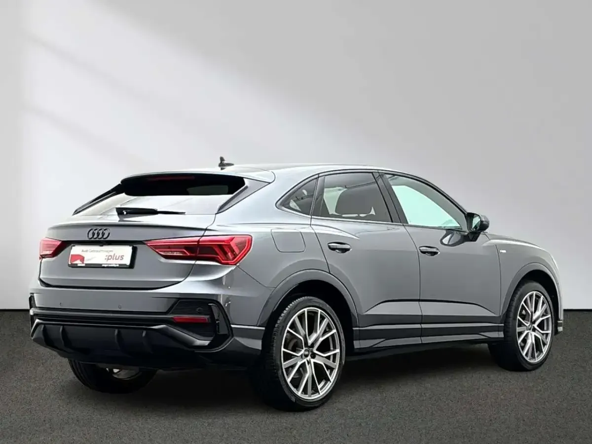 Gebraucht Audi Q3 Sportback S-Line 150 PS (110 kW) 2023 Daytonagrau perleffekt SUV