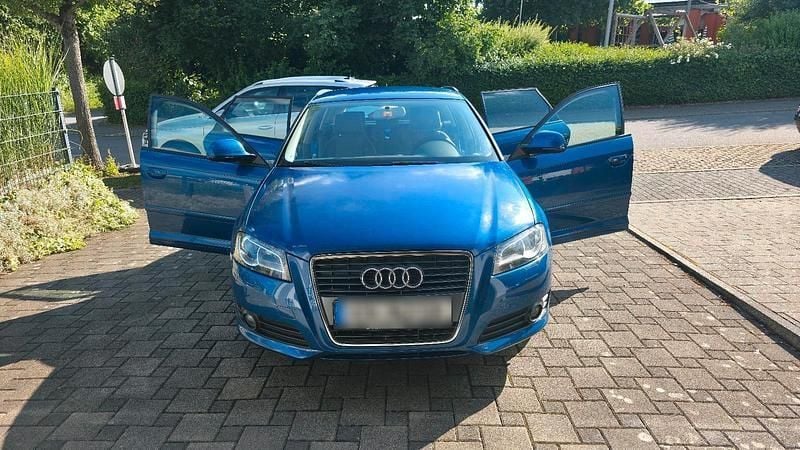 Blau Gebraucht 2010 Audi A3 Sportback Kleinwagen | 6.799 € (Fairer Preis) - Bild 1/4