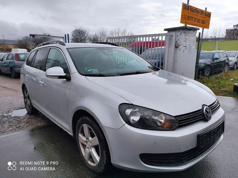 Silber Gebraucht 2010 VW Golf VI Comfortline Kombi | 1.790 € (Superpreis) - Bild 1/4
